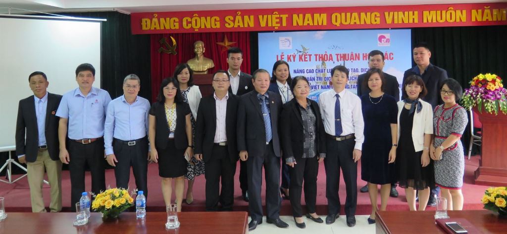 Lễ ký kết hợp tác giữa: Học viện Phụ nữ Việt Nam & Trung tâm Phụ nữ v� Phát triển